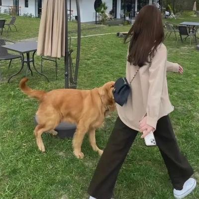 早上下班的女人